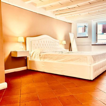 Amazing Apartment In Piazza Santa Croce Firenze Eksteriør billede