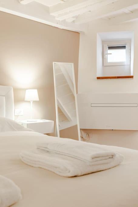 Amazing Apartment In Piazza Santa Croce Firenze Eksteriør billede