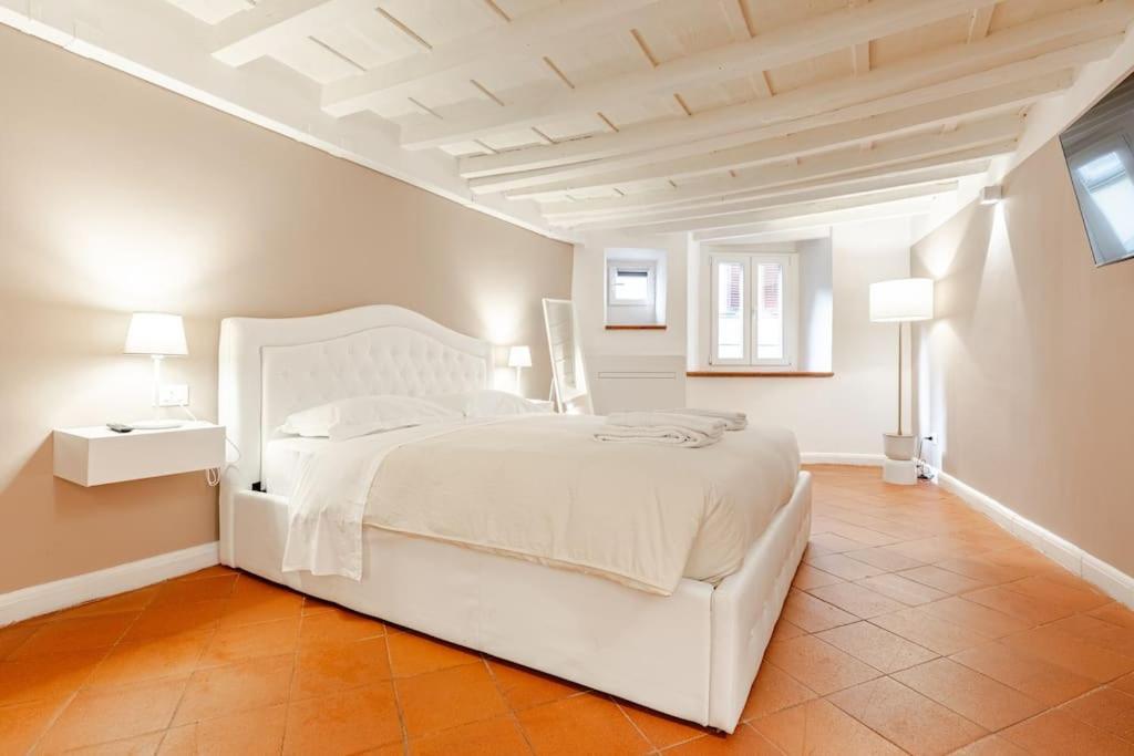 Amazing Apartment In Piazza Santa Croce Firenze Eksteriør billede